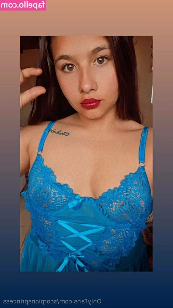 scorpionsprincess - Home office vibes! Want to work with me? 🥰