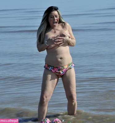 Lisa Appleton [ lisa-appleton ] - Did you get your Monday workout in