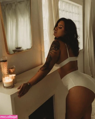 Biannca Prince [ biannca-prince ] - Guess what's behind 😏