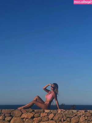 wiglyboo - Can I get cum tributes to these photos