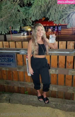 Nikkipxx - Best way to spend my weekend @cicianders @roxybardot_bstv ;)