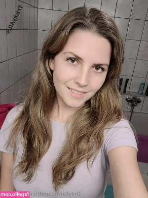 trickyalice_free [ trickyalice-free ] - Nomnomnom  Now go get stuffed  or come over