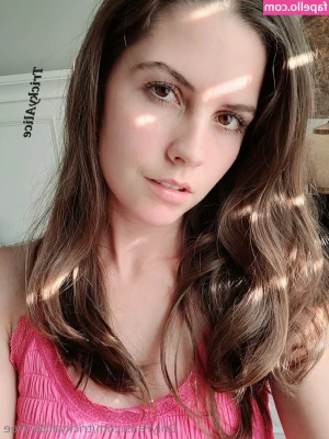 trickyalice_free [ trickyalice-free ] - I m feeling extremely horny tonight  Cum fuck me