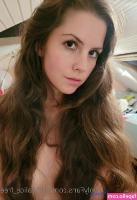 trickyalice_free [ trickyalice-free ] - Did you see my new video  see me fuck   her POV plus lots of ass