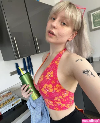 m.ae.3 [ m-ae-3-1 ] - My top shrunk in the wash and now it's tighter than ever!!