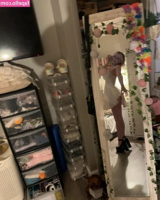 m.ae.3 [ m-ae-3-1 ] - Redheaded MILF that wants to make you cum    redhead_country_queen13 