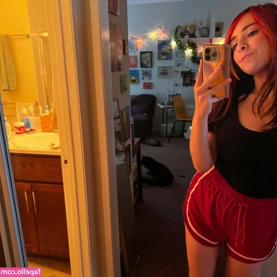 Yellowspoongirl - Are you ready to worship our asses like good little subs? Don't