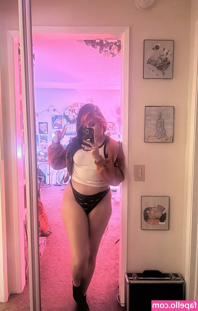 Yellowspoongirl - Jeans fetish with some cruel game 😁😈