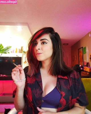 Yellowspoongirl - Wanna twerk it out with me?? Day off today, but I still wanna work