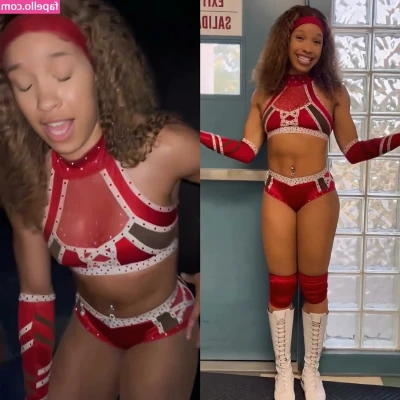 Layla Diggs [ layla-diggs ] - showers are just so fun