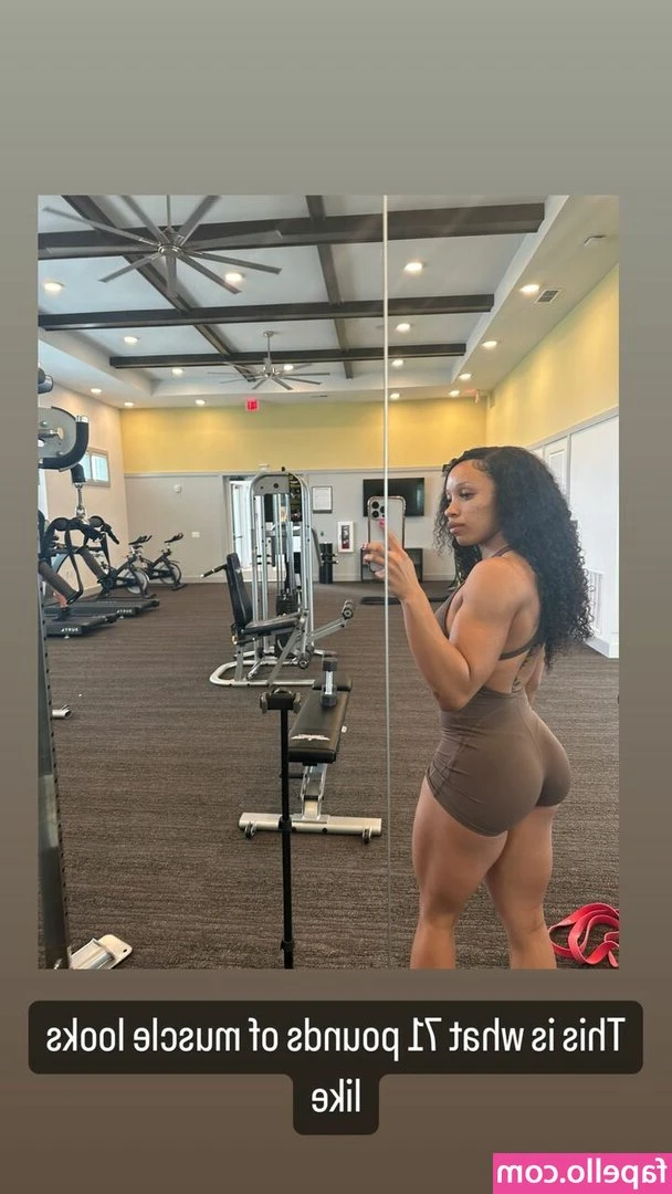 Layla Diggs - Virtual threesome? 😈 think I need two real cocks in my mouth soon,