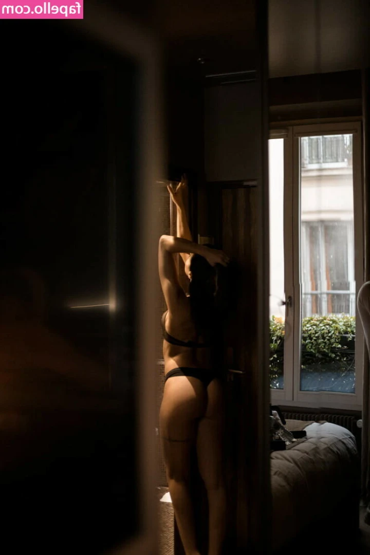 Ines Loucif [ ines-loucif ] - Leave your like here in the comments and comment on the first thing