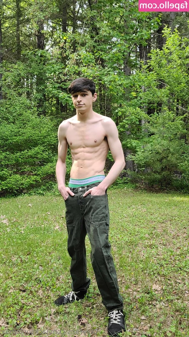 jacksonlomax - Whats a Blow Job between friends?