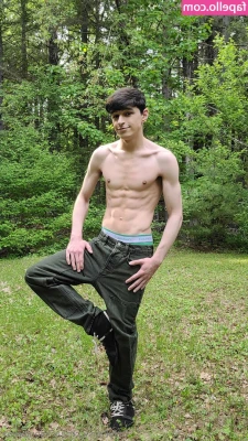 jacksonlomax - Get your cock out and let me suck on it like it's a Candy Cane 💦
