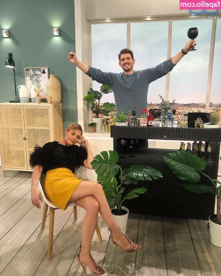 Alinamerkau - Hi love   Today I really want to play  and you