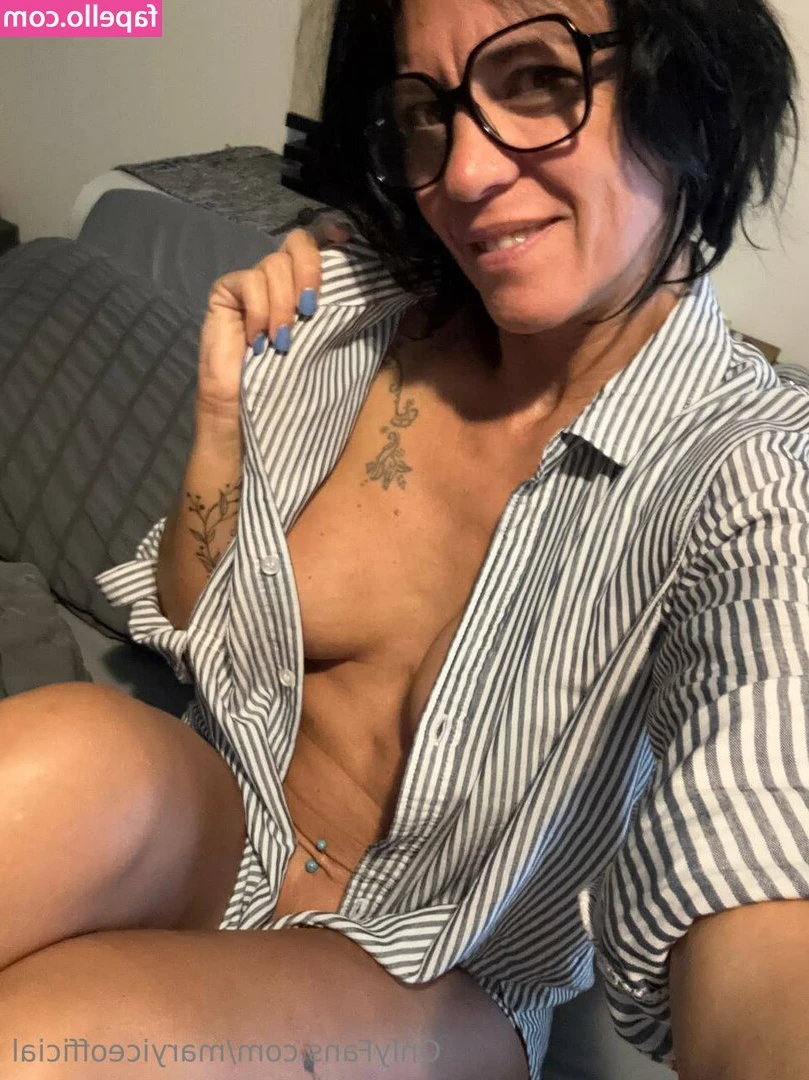 maryiceofficial - Fucking my big ol worm deep into my ass x3 love bein caged! is such