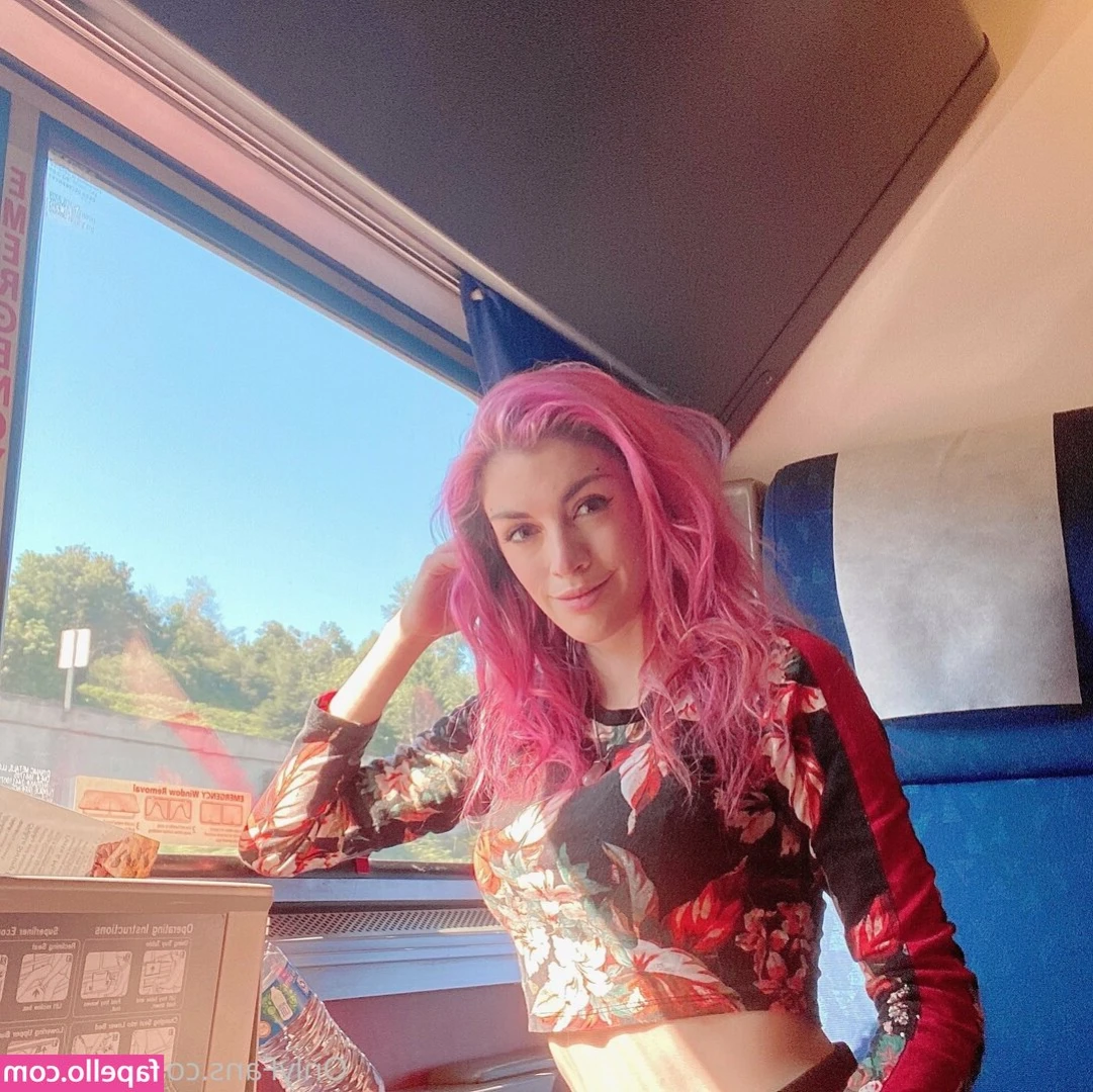 Luxneon - Moo 🐮 I'm a cow 🐄  Have you seen my Milkmaid video? It's one of