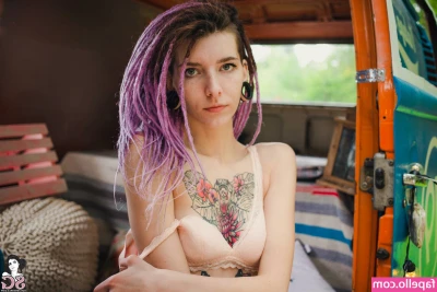 Annahyde - would you guys rather me film a blow job deal tonight with cum over
