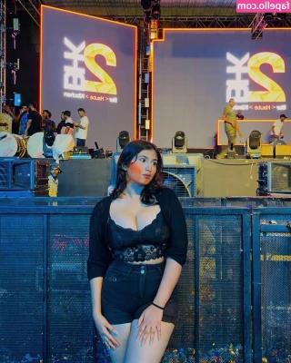 Ipsita Nandi [ ipsita-nandi ] - You don't want me to dump you do you? Good. Then you'll suck thay