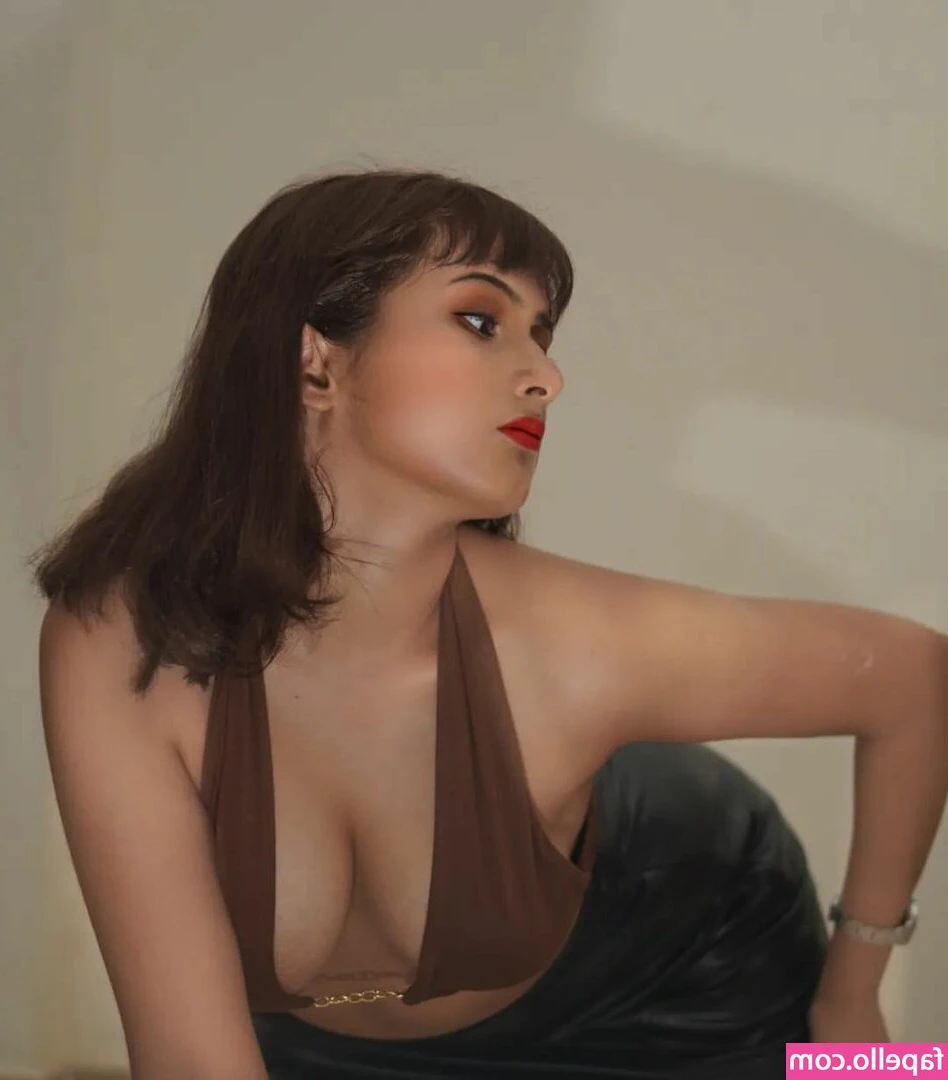 Ipsita Nandi [ ipsita-nandi ] - I looked cute and hot AF last night. 😉🥵