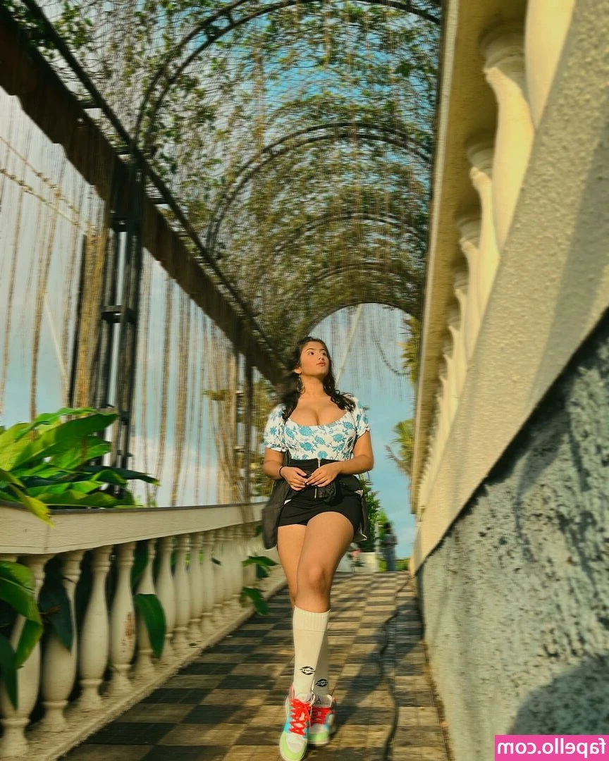 Ipsita Nandi [ ipsita-nandi ] - Naughty thoughts..again 😈🥵🤭 I'm trying to be a good girl..