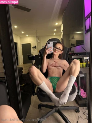 Scarlett.mae [ scarlett-mae-4 ] - I wanna get fucked like yesterday 🥵🥺