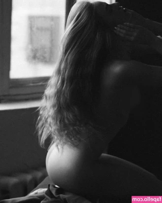 elizaveta_bond [ elizaveta-bond ] - A little peek under my pjs from last night 🤗