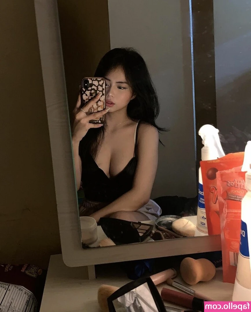 bunnygirlneki - SPILLED TITTY MILK 🥛 all over my tight curvy body and bursting