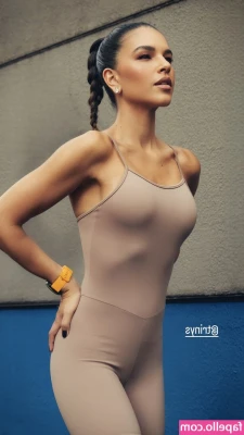 Mariana Rios [ mariana-rios ] - Y’all have been buying up all my videos thank you so