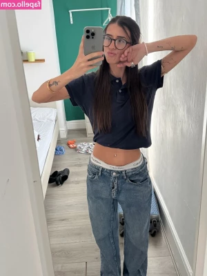 bella_grilli_ [ bella-grilli ] - Public gym stretching. Socks and shorts!