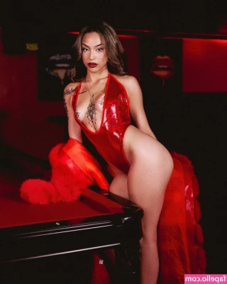 NataliaRay - Keep staring at it.