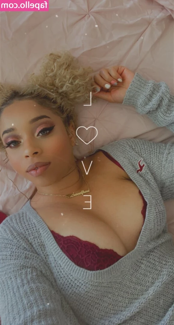 Lesweetpea - Hey  2month left for new boobies   Hey  plus que 2 mois pour les