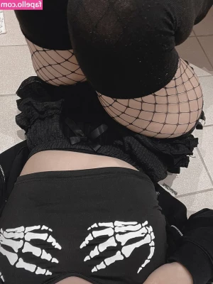 pxppycorpse - LIKE this post if you want to see this jerkoff vid  cumming with my