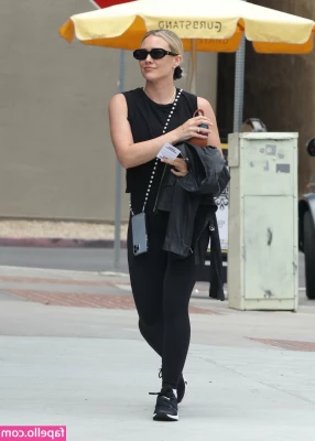 Hilary Duff [ hilary-duff ] - Y si nos bañamos juntos