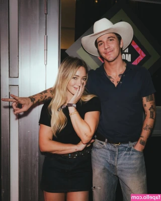 Hilary Duff [ hilary-duff ] - I found stuff on my BF's hard disc and put them together :P