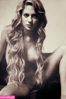 Nude-Muse [ nude-muse-1 ] - Do you want to play?…