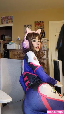 Sammynoodlesoup - My husband wants to see how many will tip with a view like this