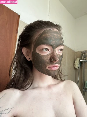 akchoriii - feeling cute doing the split 🥰