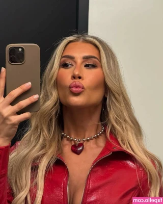 Lexy Nair [ lexy-nair ] - SFW Sydney selfies... see some of the real me behind the boobs and