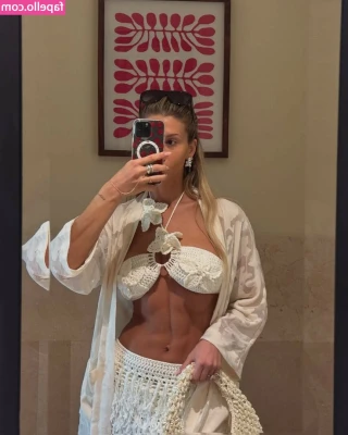 Lexy Nair [ lexy-nair ] - Would u suck on my tits? 😉