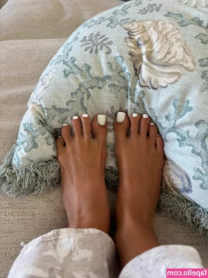 Maddie [ maddie-1 ] - Feeling frisky