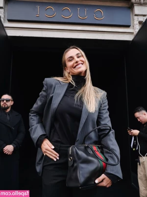 Aryna Sabalenka [ aryna-sabalenka ] - 🖤 what do you think about my new 💅🏽?