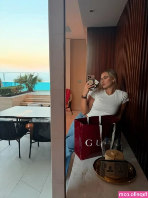 Aryna Sabalenka [ aryna-sabalenka ] - Who loves the fresh out of the shower look as much as I do?