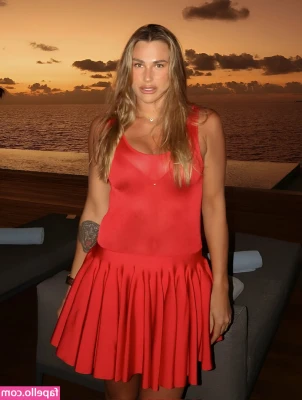 Aryna Sabalenka [ aryna-sabalenka ] - 😽👙😈 I don’t know what the funny little jiggle I did at the