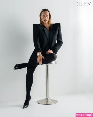 Aryna Sabalenka [ aryna-sabalenka ] - Draped in an elegant qipao, my countenance concealed behind a female