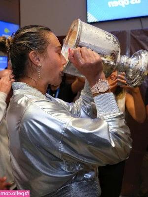 Aryna Sabalenka [ aryna-sabalenka ] - Use my throat in the shower 😍🚿