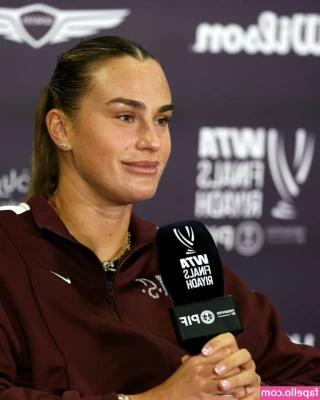 Aryna Sabalenka [ aryna-sabalenka ] - You look so small all the way down there