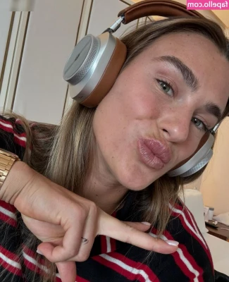 Aryna Sabalenka [ aryna-sabalenka ] - Waiting for you to come nibble on my nipples