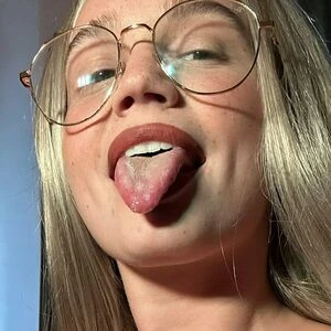 christivovk_nude