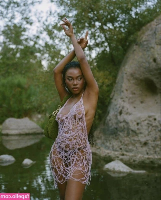 Quenlin Blackwell [ quenlin-blackwell ] - Good vibes always